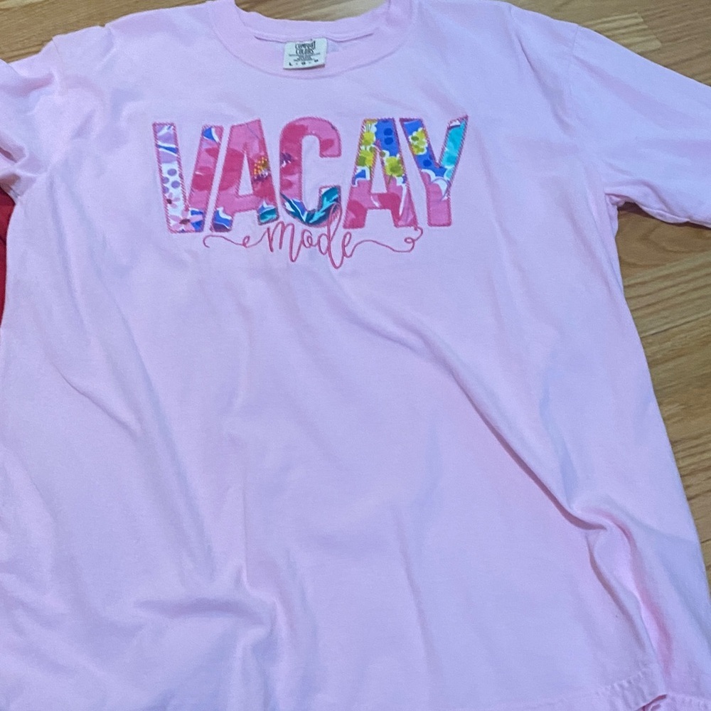 Comfort Colors Light Pink T-Shirt - Picture 3 of 3